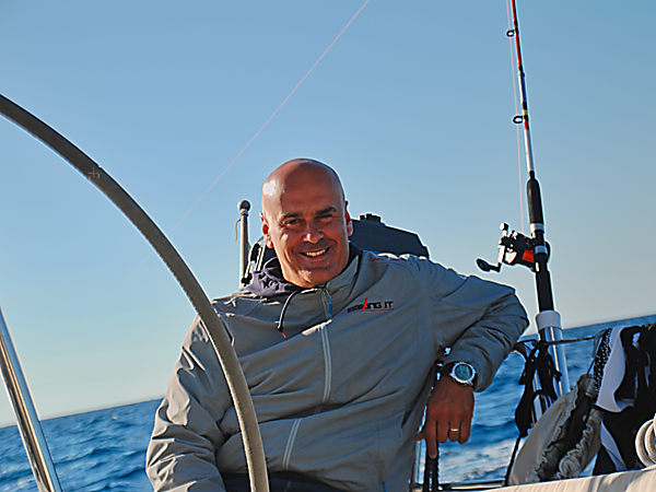 Stefano Borali al timone — skipper in navigazione